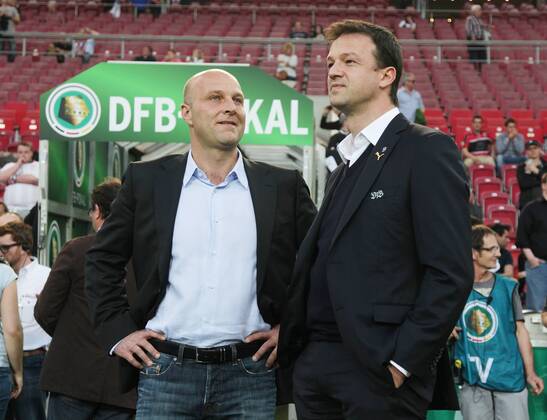 V.li. Sportdirektor Dirk Dufner (SCF) und Sportdirektor Fredi Bobic (VfB) . VfB Stuttgart-SC Freiburg . Stuttgart, GER, 17.04.2013 , Halbfinale Fussball-DFB-Pokal 2012-2013 .