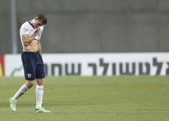 England s Jordan Henderson looks on dejected at the final whistle - England U21 vs Norway U21 - UEFA U21 Championship 2013 - Ha Moshava Stadium - Petah Tikva - Israel - 08 06 2013 - Pic David Klein Sportimage EDITORIAL USE ONLY. No use with unauthorised audio, video, data, fixture lists, club league logos or live services. Online in-match use limited to 120 images, no video emulation. No use in betting, games or single club league player publications.