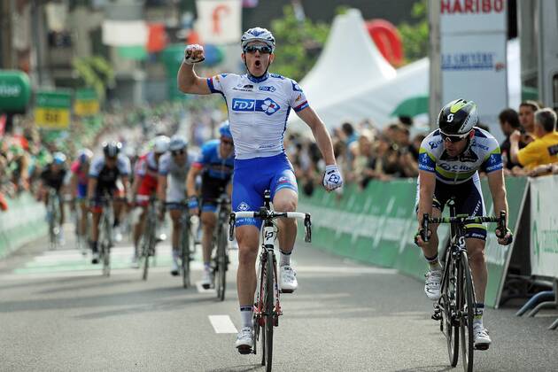 Arnaud DEMARE ( FRA FDJ - Francaise des Jeux ) gewinnt die vierte Etappe der Tour de Suisse im Massensprint vor Matthew GOSS ( AUS Orica - GreenEdge ) - Jubel - Freude - Emotionen - Aktion - quer - Event: Tour de Suisse 2013 - 4.Etappe: Innertkirchen nach Buochs 174.4 km - Location: Schweiz - Europa - Datum: 11.06.2013