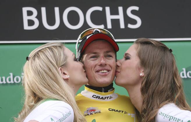 Schweiz, Buochs 11.06.2013: Tour De Suisse 2013, 4. Etappe Innertkirchen-Buochs, Ziel, FRANK Mathias (SUI) BMC RACING TEAM (BMC) in gelb