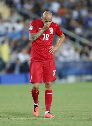 England s Jonjo Shelvey looks on dejected - Israel U21 vs England U21 - UEFA U21 Championship 2013 - Teddy Stadium - Jerusalem - Israel - 11 06 2013 - Pic David Klein Sportimage EDITORIAL USE ONLY. No use with unauthorised audio, video, data, fixture lists, club league logos or live services. Online in-match use limited to 120 images, no video emulation. No use in betting, games or single club league player publications.
