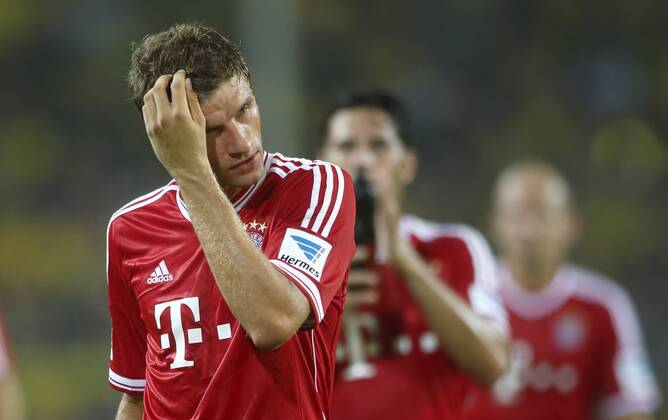 Supercup Deutschland 2013 Borussia Dortmund vs. FC Bayern München 4:2 HIER bedenkliche Mienen bei Thomas Müller (FC Bayern München) und seinen Mitspielern