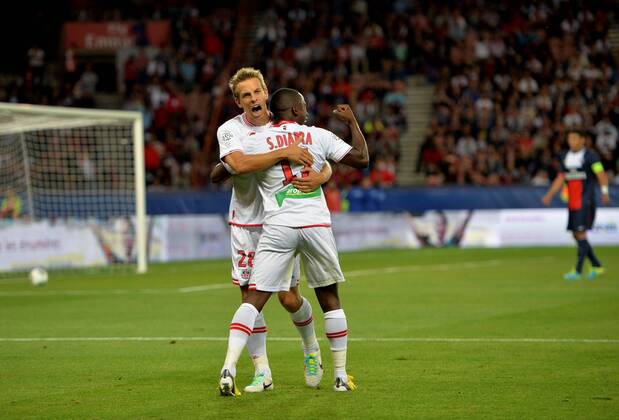 Benoit Pedretti (aja) - Sigamary Diarra (aja) FOOTBALL : Paris SG vs Ajaccio - Ligue 1 - 18 08 2013 AnthonyBIBARD FEP Panoramic 