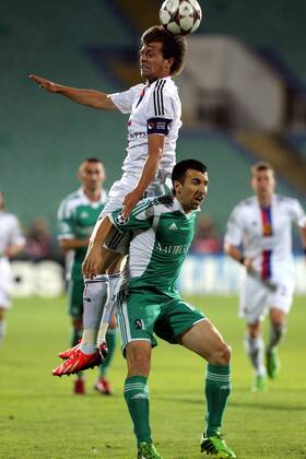 21.08.2013 Sofia(Bulgaria) PFC Ludogorets-FC Basel Razgrad UEFA Champion League play off men s football Valentin Stocker (up) FC Basel and Svetoslav Dyakov(down) PFC Ludogorets 