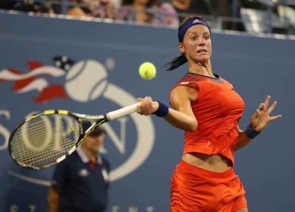 US Open 2013, USTA Billie Jean King National Tennis Center, Flushing Meadows, New York, ITF Grand Slam Tennis Tournament . Dinah Pfizenmaier (GER), Aktion,Einzelbild,Halbkoerper,Querformat