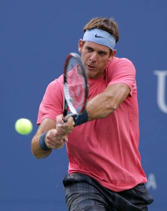 US Open 2013, USTA Billie Jean King National Tennis Center, Flushing Meadows, New York, ITF Grand Slam Tennis Tournament, Juan-Martin Del Potro (ARG),Aktion,Einzelbild, Halbkoerper,Hochformat,