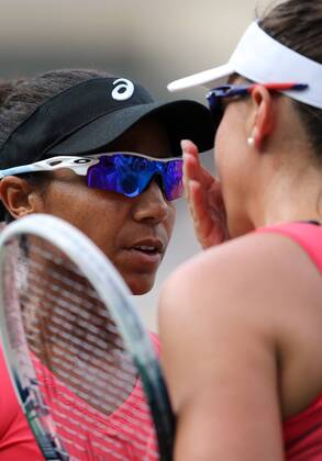 TENNIS - WTA, US Open 2013 NEW YORK CITY,NEW YORK,USA,31.AUG.13 - TENNIS - WTA Tennis Damen Tour, US Open 2013, Grand Slam, Flushing Meadows, Doppel. Bild zeigt Raquel Kops Jones und Abigail Spears (USA).