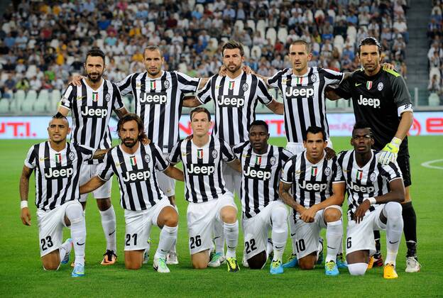 FUSSBALL INTERNATIONAL SERIE A 2. Spieltag SAISON 2013 2014 Juventus Turin - 31.08.2013 Mannschaftsbild Juventus Turin; Vucinic Mirko, Giorgio Chiellini, Andrea Barzagli, Leonardo Bonucci, Torwart Buffon Gianluigi (hinten v.li.) Vidal Arturo, Andrea Pirlo, Stephan Lichtsteiner, Asamoah Kwadwo, Carlos Tevez und Paul Pogba (vorn v.li.) 