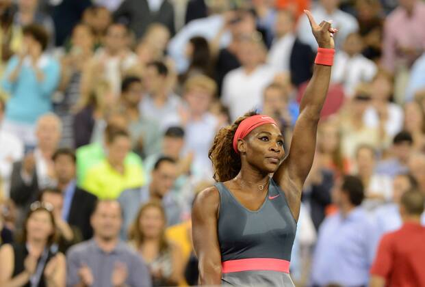 NEW YORK, Sept. 3, 2013 (Xinhua) -- Serena Williams of the United States greets the spectators after the women s singles quarterfinal at the 2013 US Open tennis championships in New York, the United States, on Sept. 3, 2013. 