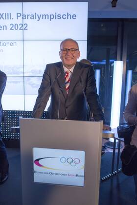 DOSB Tagung zur Olympiabewerbung der Olympischen Winterspiele und Paralympics 2022, Coubertin, Olympiapark, München. 30.09.2013 Im Bild: Michael Vesper DOSB Â