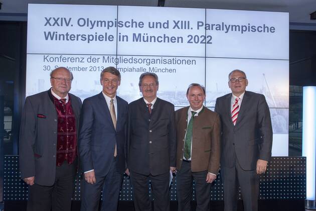 DOSB Tagung zur Olympiabewerbung der Olympischen Winterspiele und Paralympics 2022, Coubertin, Olympiapark, München. 30.09.2013 Im Bild: martin hobmeier, BGM:Inzell, Thomas Schmid, Bgm GAP, Christian Ude, OB München, Georg Grabner landrat Ldkr. Berchtesgadener Land, Michael Vesper DOSB Â