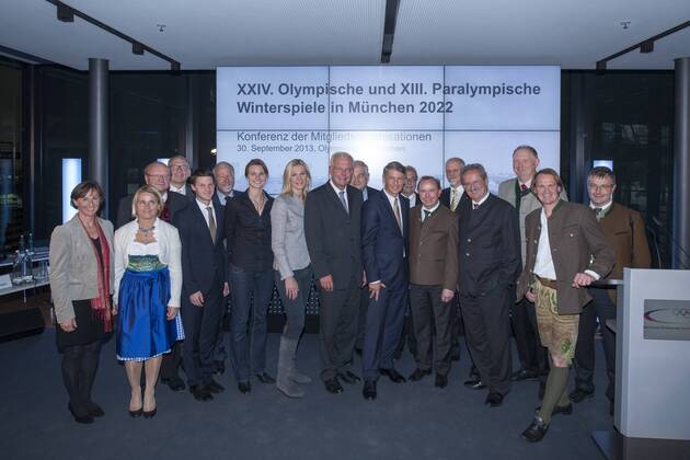 DOSB Tagung zur Olympiabewerbung der Olympischen Winterspiele und Paralympics 2022, Coubertin, Olympiapark, München. 30.09.2013 Im Bild: Marina Kiehl, Verena Bentele, Martin Hobmaier, Michael Vesper, britta Heidemann, maria Höfl-Riesch, Thomas Kreuzer, Thomas Schmid, Georg Grabner Christian Ude, markus Wasmeier Â