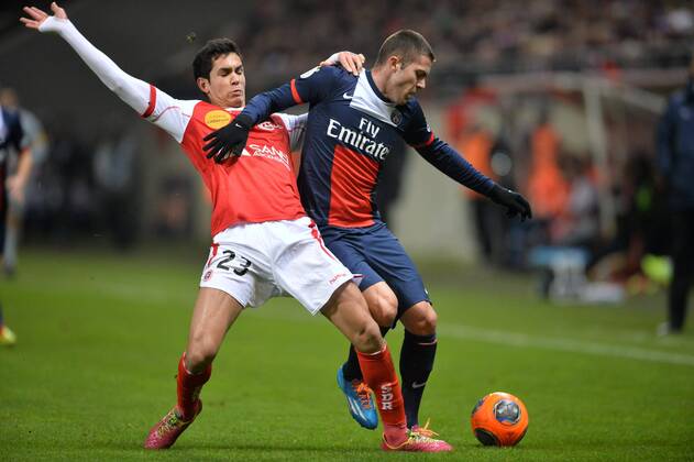 Jeremy Menez (psg) - Aissa Mandi (rei) FOOTBALL : Stade Reims vs Paris Saint Germain PSG - Ligue 1 - 23 11 2013 AnthonyBIBARD FEP Panoramic 