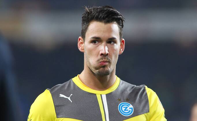 07.12.2013 St Jakob Park Basel ,SCHWEIZ, Saison 2013 2014 Herren Fussball Super League FC Basel - Grasshopper Club Zürich Torwart Roman Bürki (Grasshopper) ; Einzelbild , Portrait