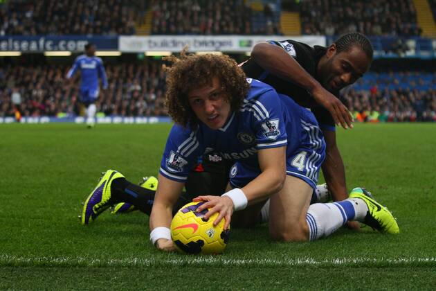 Chelsea FC London v Crystal Palace . . London, UK . . 14.12.2013 David Luiz (C) Cameron Jerome (CP)