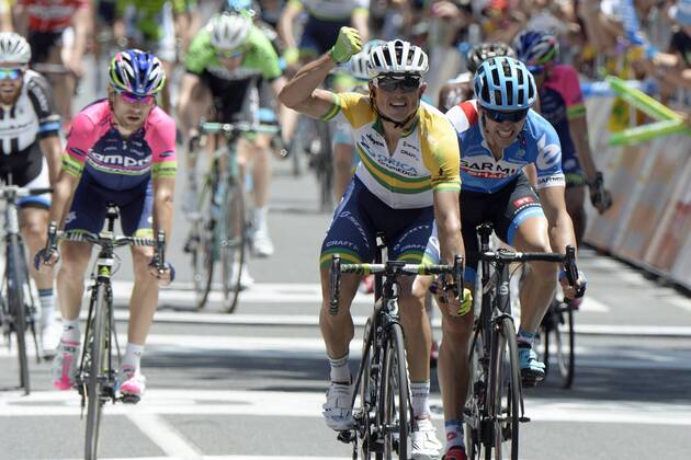 Simon GERRANS ( AUS Orica-GreenEdge ) gewinnt die erste Etappe der Tour Down Under im Massensprint vor Andre Greipel ( GER Lotto Belisol ) und Steele VON HOFF ( AUS Garmin-Sharp ) - Finish - Win - Jubel - Freude - Emotionen - Querformat - quer - horizontal - Event Veranstaltung: Santos Tour Down Under 2014 - Stage1 1.Etappe: Nuriootpa - Angaston 135.0 km - Location Ort: Australien Australia - Oceania - Ozeanien - Date Datum: 21.01.2014 - PUBLICATIONxONLYxGERxAUTxSWI