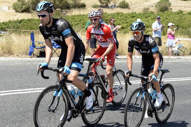 Bernhard EISEL (AUT) und Richie PORTE ( AUS beide Team SKY Procycling ) bei der Arbeit im Rennen - Querformat - quer - horizontal - Event Veranstaltung: Santos Tour Down Under 2014 - Stage1 1.Etappe: Nuriootpa - Angaston 135.0 km - Location Ort: Australien
