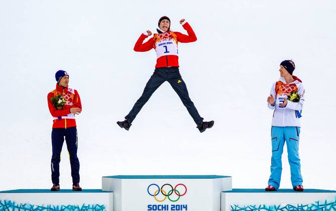 Sotschi , 120214 , Skisprungkomplex RusSki , Nordische Kombination im Bild: Akito Watabe (Japan) , Eric Frenzel (Deutschland) und Magnus Krog (Norwegen)