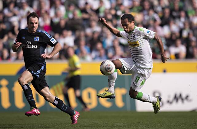 Mönchengladbach, 30.03.2014, Borussia Park Raffael (BMG), Heiko Westermann (HSV) VfL Borussia Mönchengladbach - Hamburger SV mm