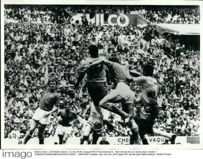 Pele (Brasilien) im Spiel gegen Italien -  - ZUMAk09