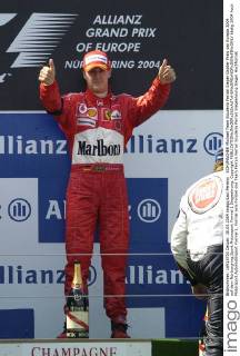 SCHUMACHER Michael Team Scuderia Ferrari Sieger Großer Preis von Europa 2004 auf dem Nürburgring.Sport Motorsport Formel 1 Siegeehrung. Copyright