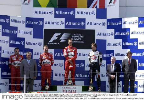 SCHUMACHER Michael Team Scuderia Ferrari Sieger Großer Preis von Europa 2004 auf dem Nürburgring.Sport Motorsport Formel 1 Siegeehrung mit Rubens Barrichello. Copyright