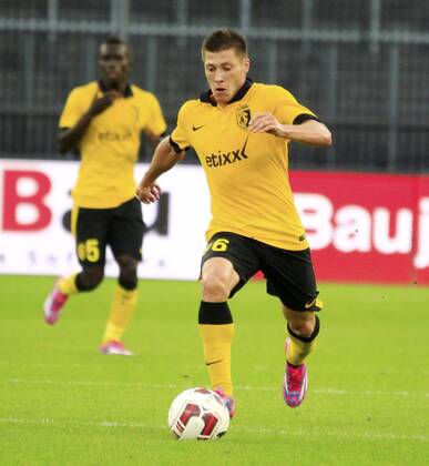 30.07.2014 Zürich Fussball Herren Champions League-Qualifikation Saison 2014 2015 Stadion Letzigrund Grasshopper Club Zürich - OSC Lille Bild zeigt 6 Jonathan Delaplace (Lille) Aktion Einzelbild Freisteller Foto