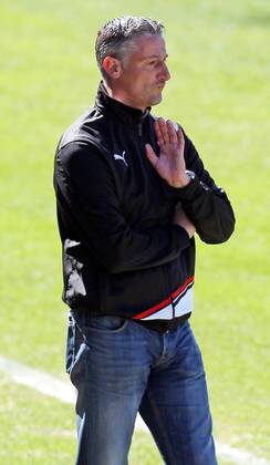 VfB Stuttgart II 01.04.2012, Fussball 3. Liga, VfB Stuttgart II- Carl Zeiss Jena (3:0): Jürgen Kramny (Trainer VfB Stuttgart II).