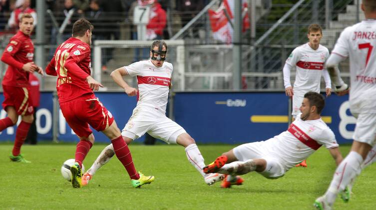 VfB Stuttgart II 03.05.2014, Fussball, 3.Liga, VfB Stuttgart II - SSV Jahn 2000 Regensburg (1:1): v.l. Zlatko Muhovic (SSV Jahn 2000 Regensburg), Tobias Rathgeb, Marco Grüttner (beide VfB Stuttgart).