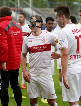 VfB Stuttgart II 03.05.2014, Fussball, 3.Liga, VfB Stuttgart II - SSV Jahn 2000 Regensburg (1:1): v.l. Tobias Rathgeb, Pascal Breier (beide VfB Stuttgart II).