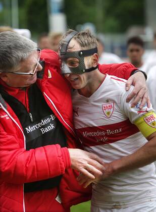 VfB Stuttgart II 03.05.2014, Fussball, 3.Liga, VfB Stuttgart II - SSV Jahn 2000 Regensburg (1:1): re. Tobias Rathgeb (VfB Stuttgart II).