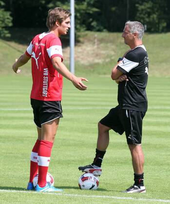 VfB Stuttgart II 19.06.2013, Fussball, 3.Liga, VfB Stuttgart II, Training: v.l. Marko Maletic, Jürgen Kramny (Trainer).