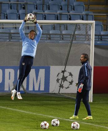 Atletico Madrid training session in Malmoe. In this picture, Oblak in action. xPABLOGARCIAx 