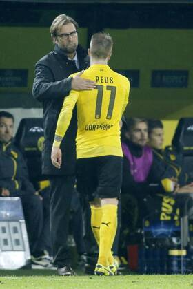 Aktuell Fussball, Champions League, Borussia Dortmund - Galatasaray Istanbul Trainer Jürgen Klopp (Borussia Dortmund) und Marco Reus (Borussia Dortmund 11) bei dessen Auswechselung Borussia Dortmund vs Galatasaray Istanbul, Fussball, Champions League, 04.11.2014 EP_JSE