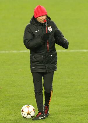 - BRUSSELS, BELGIUM: Galatasaray s head coach Cesare Prandelli gestures during a training session of Turkish soccer team Galatasaray, in Brussels, Tuesday 25 November 2014. Tomorrow Galatasaray is playing against Belgian team RSCA Anderlecht on day 5 of the group stage of the UEFA Champions League competition, in group D. VIRGINIExLEFOUR  x04508947x