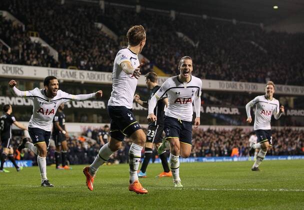 Aktuell Fußball, England, Tottenham Hotspur - FC Everton Tottenham s Roberto Soldado celebrates scoring his sides second goal Barclays Premier League- Tottenham Hotspur vs Everton - White Hart Lane - England - 30th November 2014 - Picture David Klein Sportimage EDITORIAL USE ONLY. No use with unauthorised audio, video, data, fixture lists, club league logos or live services. Online in-match use limited to 120 images, no video emulation. No use in betting, games or single club league player publications.