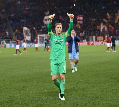 Manchester City s Joe Hart celebrates at the final whistle UEFA Champions League- Roma vs Manchester City - Stadio Olimpico - Italy - 10th December 2014 - Picture David Klein Sportimage EDITORIAL USE ONLY. No use with unauthorised audio, video, data, fixture lists, club league logos or live services. Online in-match use limited to 120 images, no video emulation. No use in betting, games or single club league player publications.