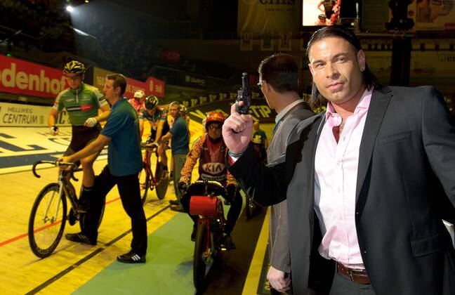 GER, Sixdays Bremen 12.01.2015, ÖVB Arena, Bremen, GER, Sixdays Bremen, im Bild Tim Wiese startet das Derny-Rennen nphxFrisch