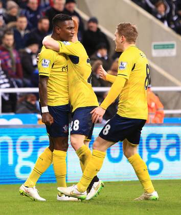 Southampton s Eljero Elia celebrates his winning goal - Newcastle United vs. Southampton - Barclay s Premier League - St James Park - Newcastle - 17 01 2015 Pic Philip Oldham Sportimage EDITORIAL USE ONLY. No use with unauthorised audio, video, data, fixture lists, club league logos or live services. Online in-match use limited to 120 images, no video emulation. No use in betting, games or single club league player publications.