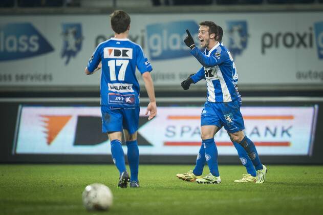 - GENT, BELGIUM: Gent s Brecht Dejaegere (R) celebrates with his teammates after scoring during a soccer game between KAA Gent and Sporting Lokeren, the return match in the 1 4th final of the Cofidis Cup, Wednesday 21 January 2015 in Gent. JASPERxJACOBS x04551679x