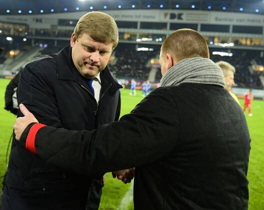- GENT, BELGIUM: Gent s head coach Hein Vanhaezebrouck and Oostende s head coach Frederik Vanderbiest pictured at the start of the Jupiler Pro League match between KAA Gent and KV Oostende, in Gent, Sunday 25 January 2015, on day 23 of the Belgian soccer championship. LAURIExDIEFFEMBACQ x04556298x