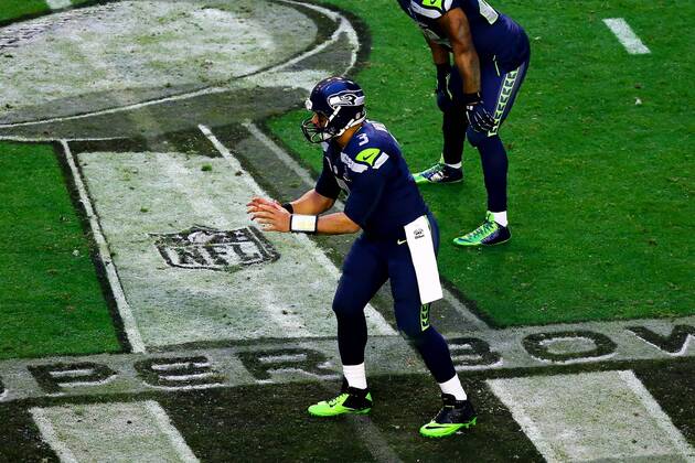 01 FEB 2015: Seattle Seahawks quarterback Russell Wilson (3) during the second quarter of Super Bowl XLIX being played at University of Phoenix Stadium. The New England Patriots defeat the Seattle Seahawks 28-24 in Super Bowl XLIX at University of Phoenix Stadium in Glendale Arizona. NFL American Football Herren USA FEB 01 Super Bowl XLIX - Patriots v Seahawks Icon020115281 EDITORIAL USE ONLY