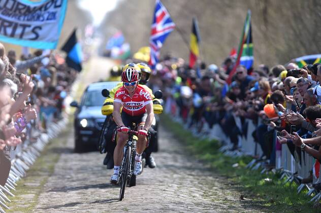 - ROUBAIX, FRANCE: Belgian Sean De Bie of Lotto - Soudal pictured on the cobblezone of Wallers-Arenberg during the Paris-Roubaix one day cycling race, 253,5 km from Compiegne to the Velodrome in Roubaix, Sunday 12 April 2015. LUCxCLAESSEN  x04603087x