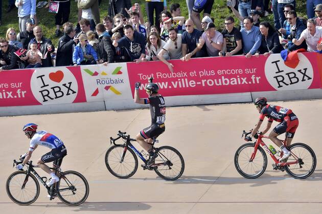 Degenkolb John of Giant - Alpecin wins before Stybar Zdenek of Etixx - Quick Step, Van Avermaet Greg of BMC Racing Team, Boom Lars of Astana, Elmiger Martin Schweiz of IAM Cycling and Keukeleire Jens of Orica Greenedge CYCLISME : Paris Roubaix - 12 04 2015 Photonews Panoramic 
