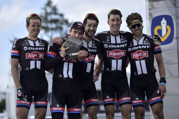 John Degenkolb (Team Giant - Alpecin) avec l equipe CYCLISME : Paris Roubaix - 12 04 2015 Photonews Panoramic 