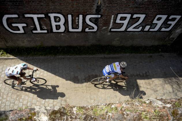 - ROUBAIX, FRANCE: Illustration picture shows the pack of cyclists during the Paris-Roubaix one day cycling race, 253,5 km from Compiegne to the Velodrome in Roubaix, Sunday 12 April 2015. DIRKxWAEM  x04603491x