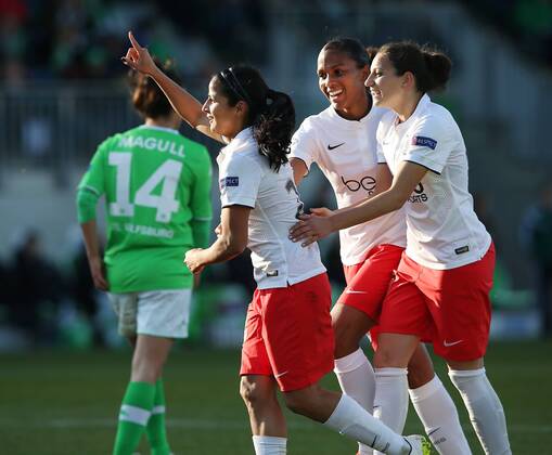 freut sich ueber ihr 2-0 Shirley Cruz Trana (Paris Saint-Germain) VfL Wolfsburg vs. Paris Saint Germain