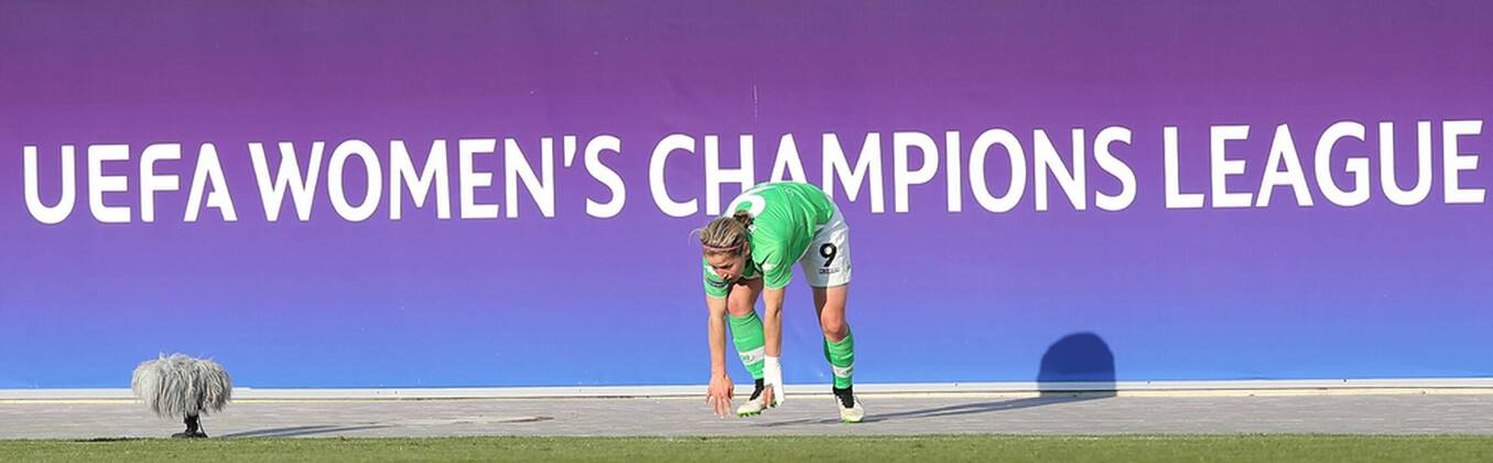 Anna Blaesse (VfL Wolfsburg) ist ausgerutscht VfL Wolfsburg vs. Paris Saint Germain