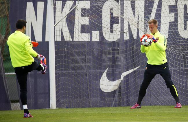 20.04.2015, Barcelona - UEFA Champions League 2014 2015 - Training FC Barcelona - Marc-Andre ter Stegen and Claudio Bravo - 
