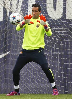 20.04.2015, Barcelona - UEFA Champions League 2014 2015 - Training FC Barcelona - Claudio Bravo - 